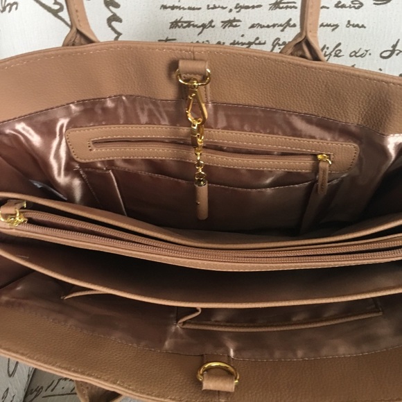 Joy & Iman Purse - Picture 3 of 7